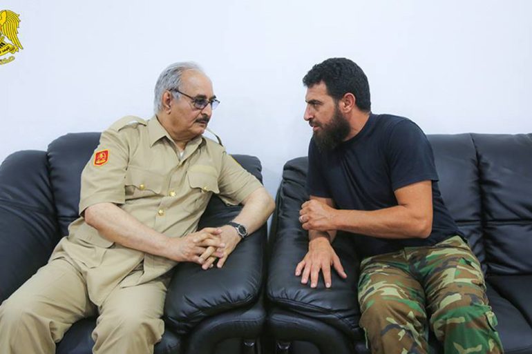 اغتيال الورفلي يهدد عرش حفتر.. فهل يفقد السيطرة على قادة ميليشياته الذين يخشون مصيراً مماثلاً؟