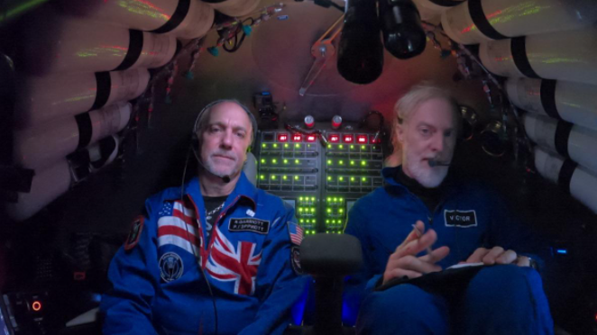 مغامران يعثران على “عالَم مظلم غريب”.. حققا رقماً قياسياً بالوصول إلى أعمق نقطة في قاع المحيطات