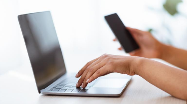 تخلَّص من “السموم الرقمية” واستعد لجني الأموال.. شركة أمريكية تدفع لكل شخص يبتعد عن الشاشات ليوم كامل!