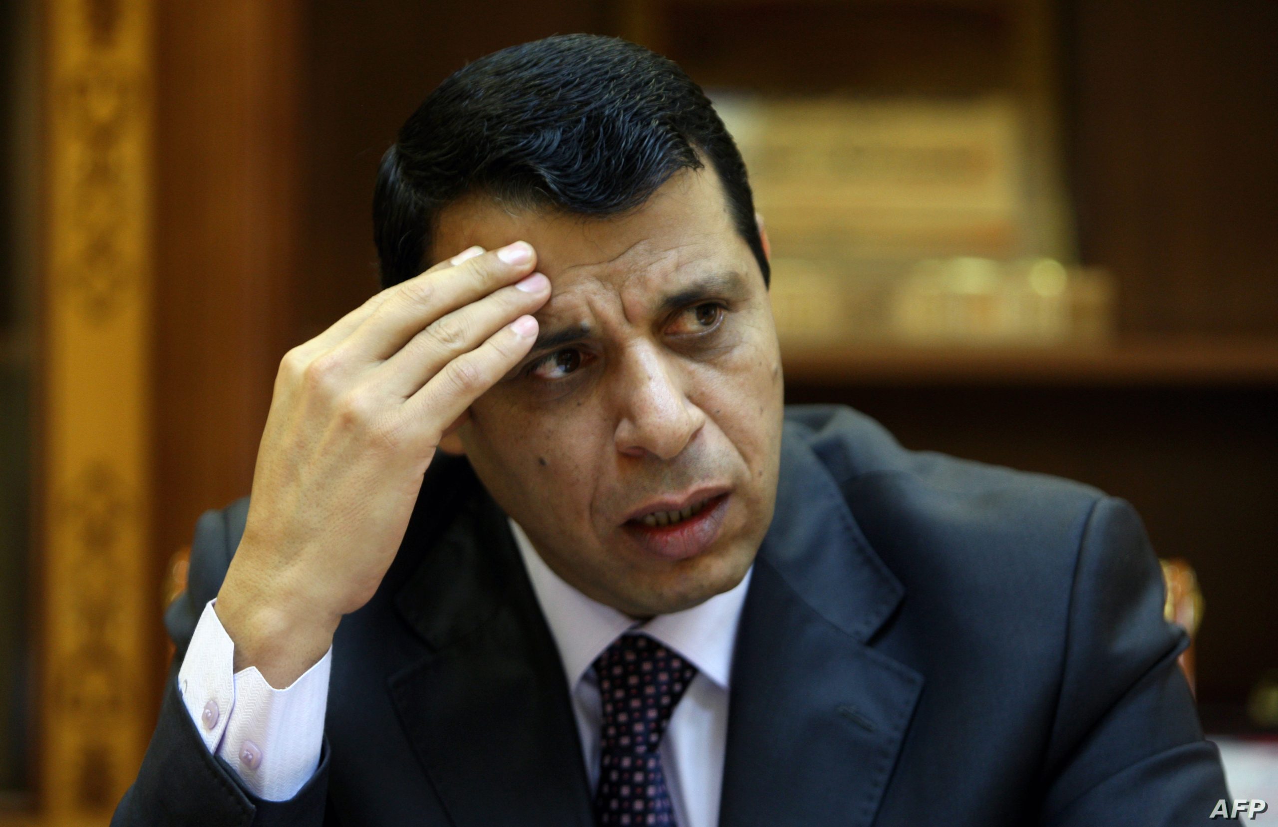 بينهم رؤساء حكومة سابقون.. الإمارات ودحلان يدفعان بقائمة خاصة لخوض الانتخابات الفلسطينية وهؤلاء أبرز مرشحيها