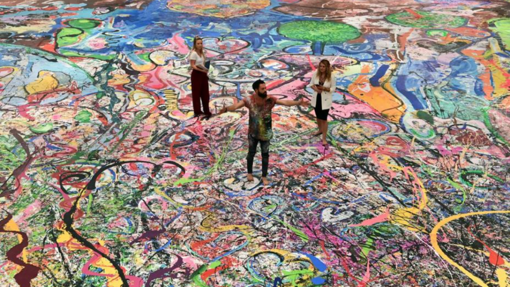 أكبر لوحة قماش بالعالم