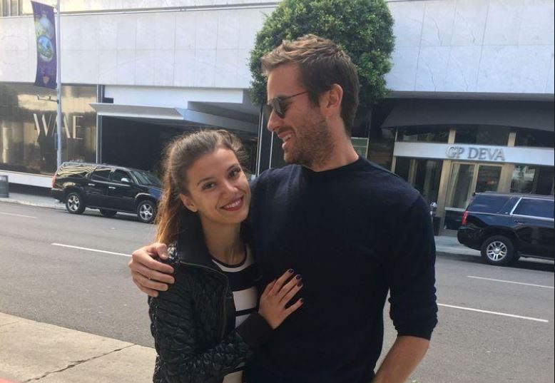 الفنان الأمريكي أرمي هامر وحبيبته السابقة "إيفي"