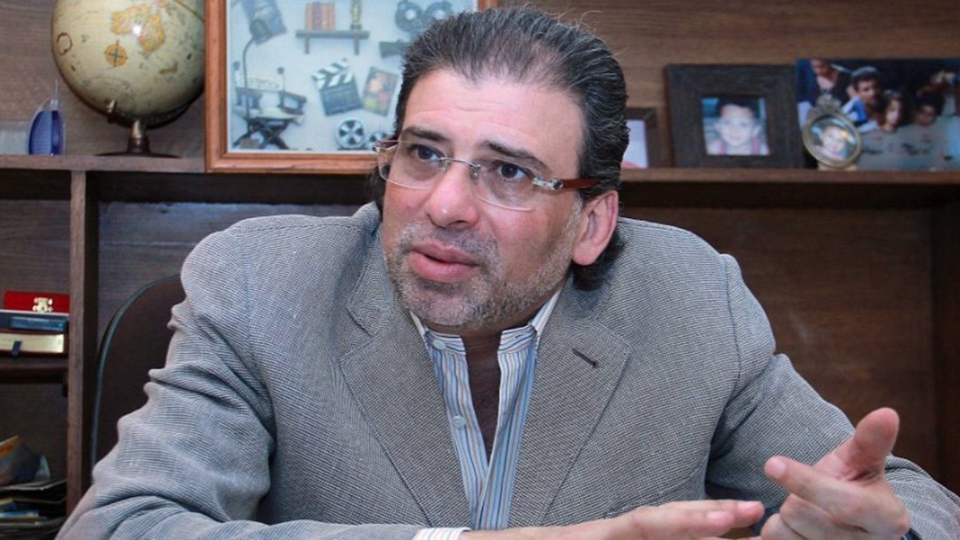 خالد يوسف\ مواقع التواصل الاجتماعي