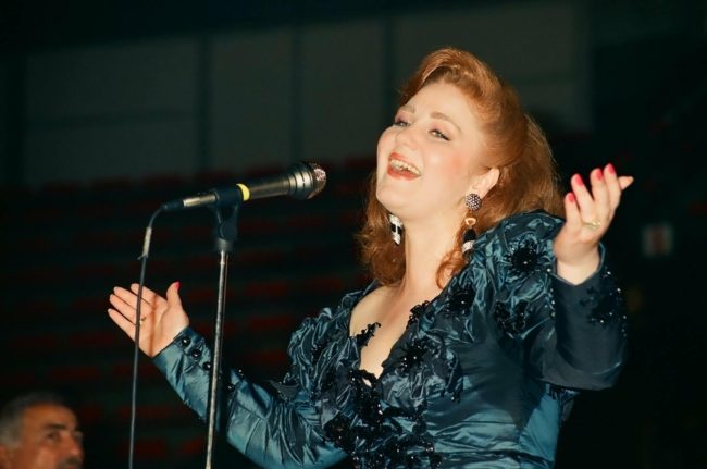 في لقاء احتوى على ألفاظ نابية.. ميادة الحناوي عن مشكلتها مع وردة الجزائرية: حاربتني وأبكتني وهربتُ من مصر بسببها