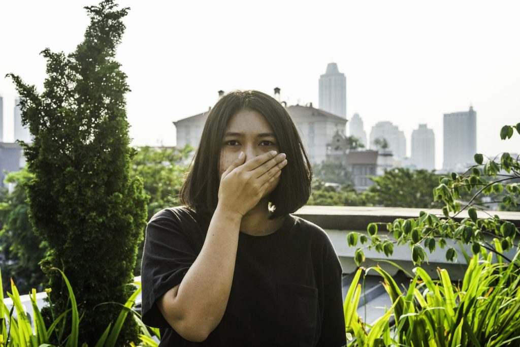 iStock/ طريقة اكتشاف رائحة الفم