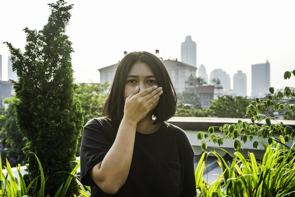 iStock/ طريقة اكتشاف رائحة الفم