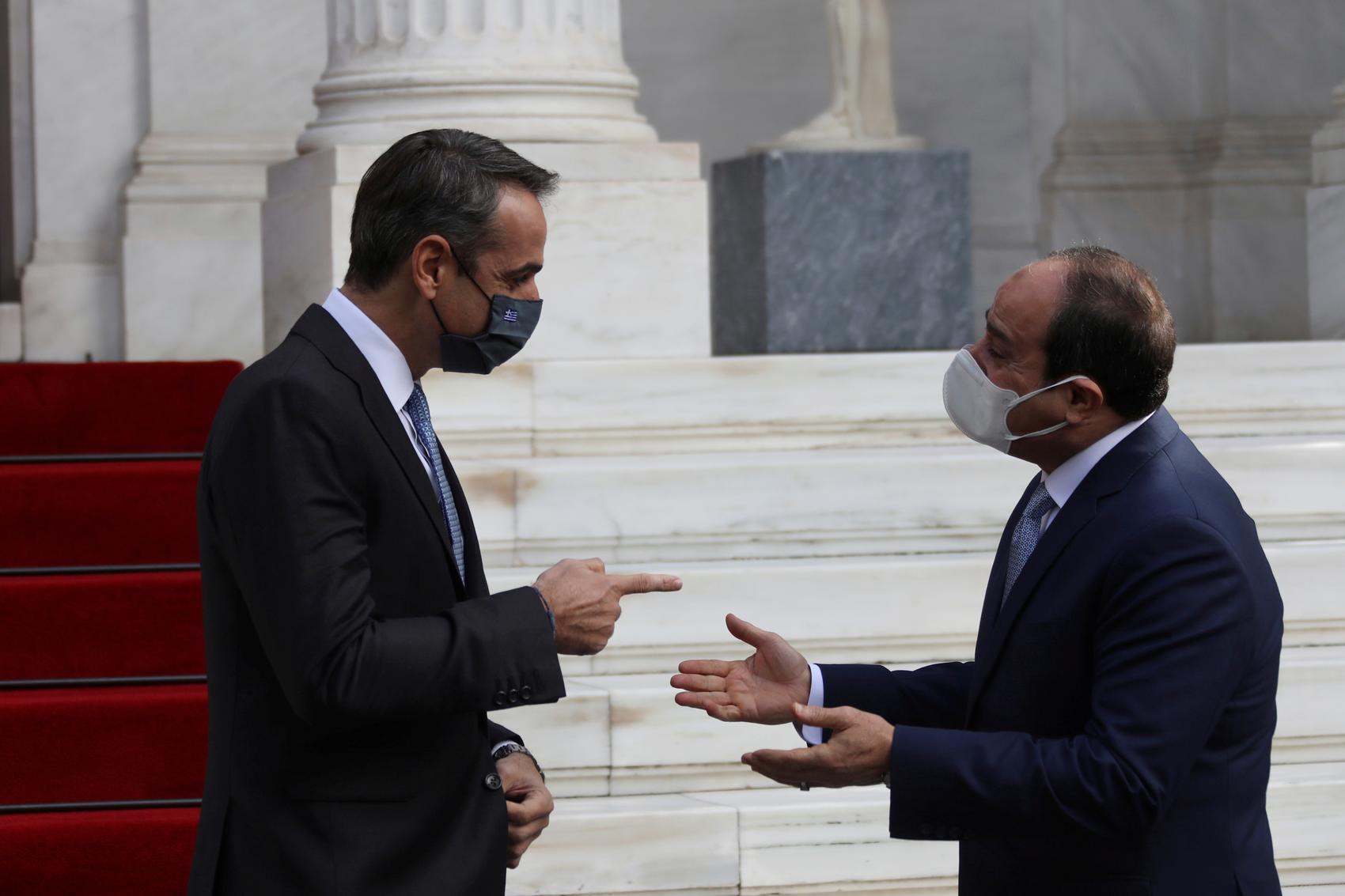 الرئيس المصري عبد الفتاح  السيسي مع رئيس الوزراء اليوناني، كيرياكوس ميتسوتاكيس/أرشيفية، رويترز