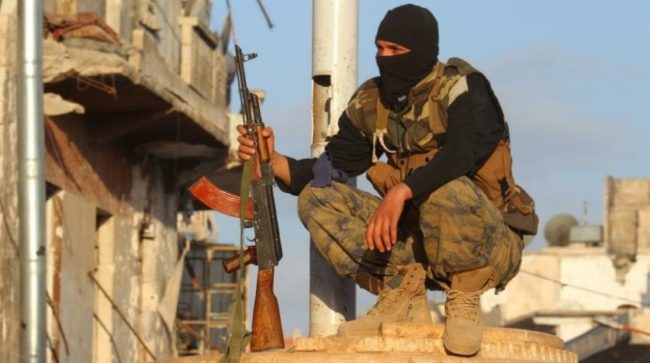 “تحرير الشام” تغازل أمريكا.. والمفاجأة فيما قاله مساعد كبير لترامب عن التنظيم المنشق عن القاعدة