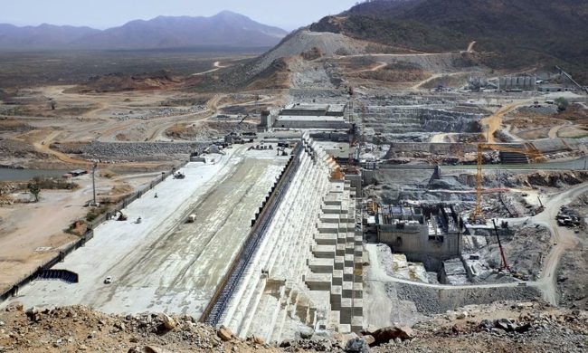 حذَّر من اضطرابات بالمنطقة حال فشل مفاوضات سد النهضة.. دبلوماسي مصري: أمريكا فقط قادرة على الحل