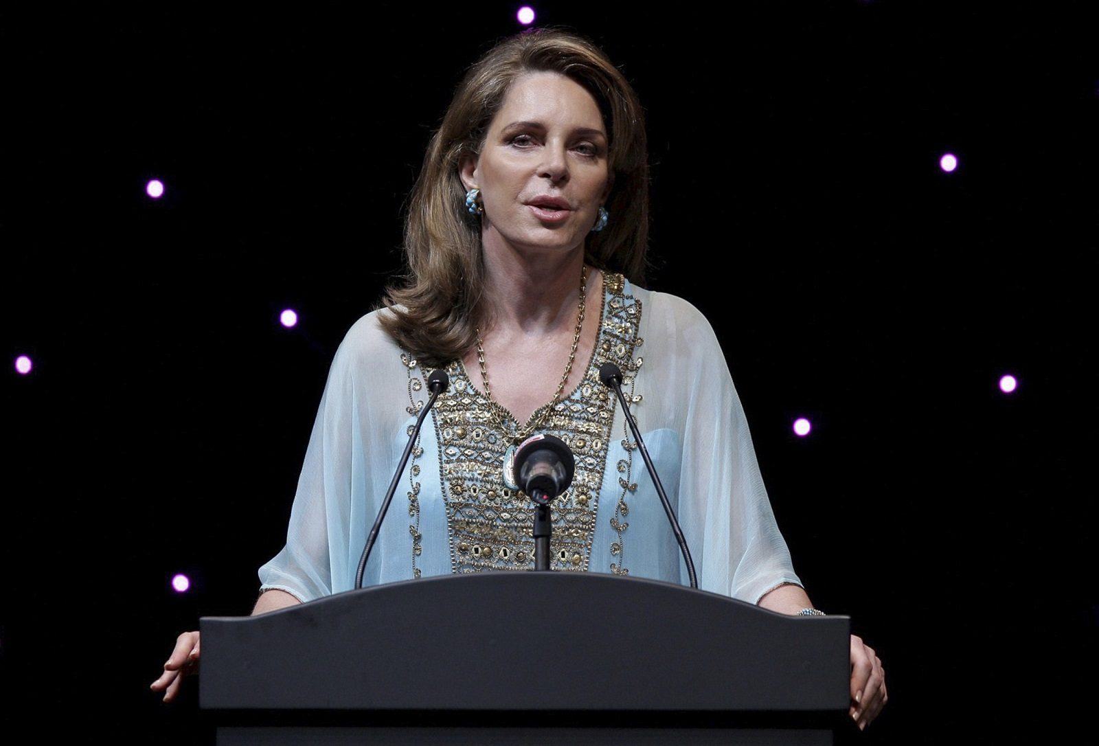 الملكة نور الأمير حمزة