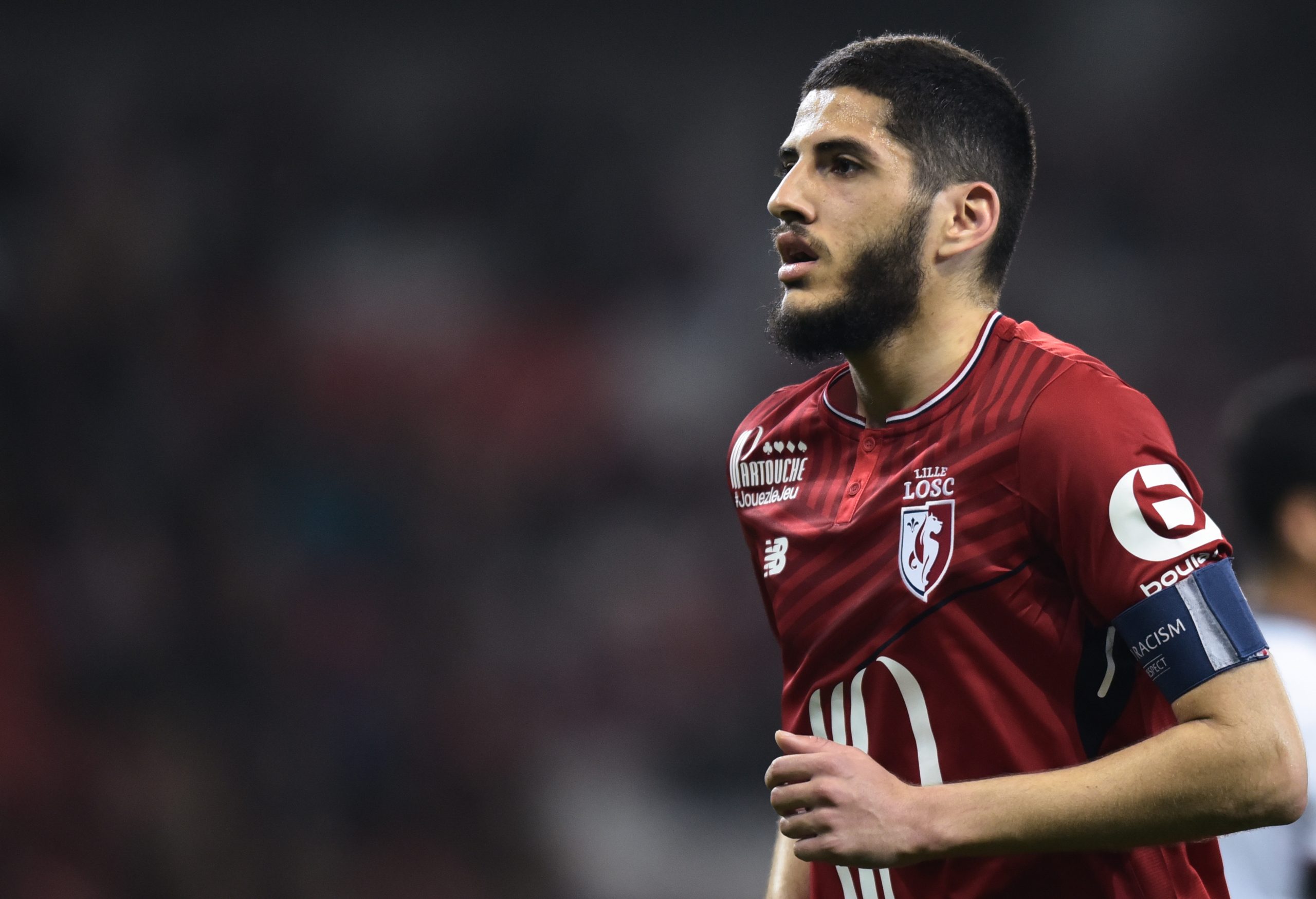 بتر إصبعه وعاد لحياته بعد 11 عملية جراحية.. اللاعب الجزائري ياسين بن زية يستعيد بريقه الكروي