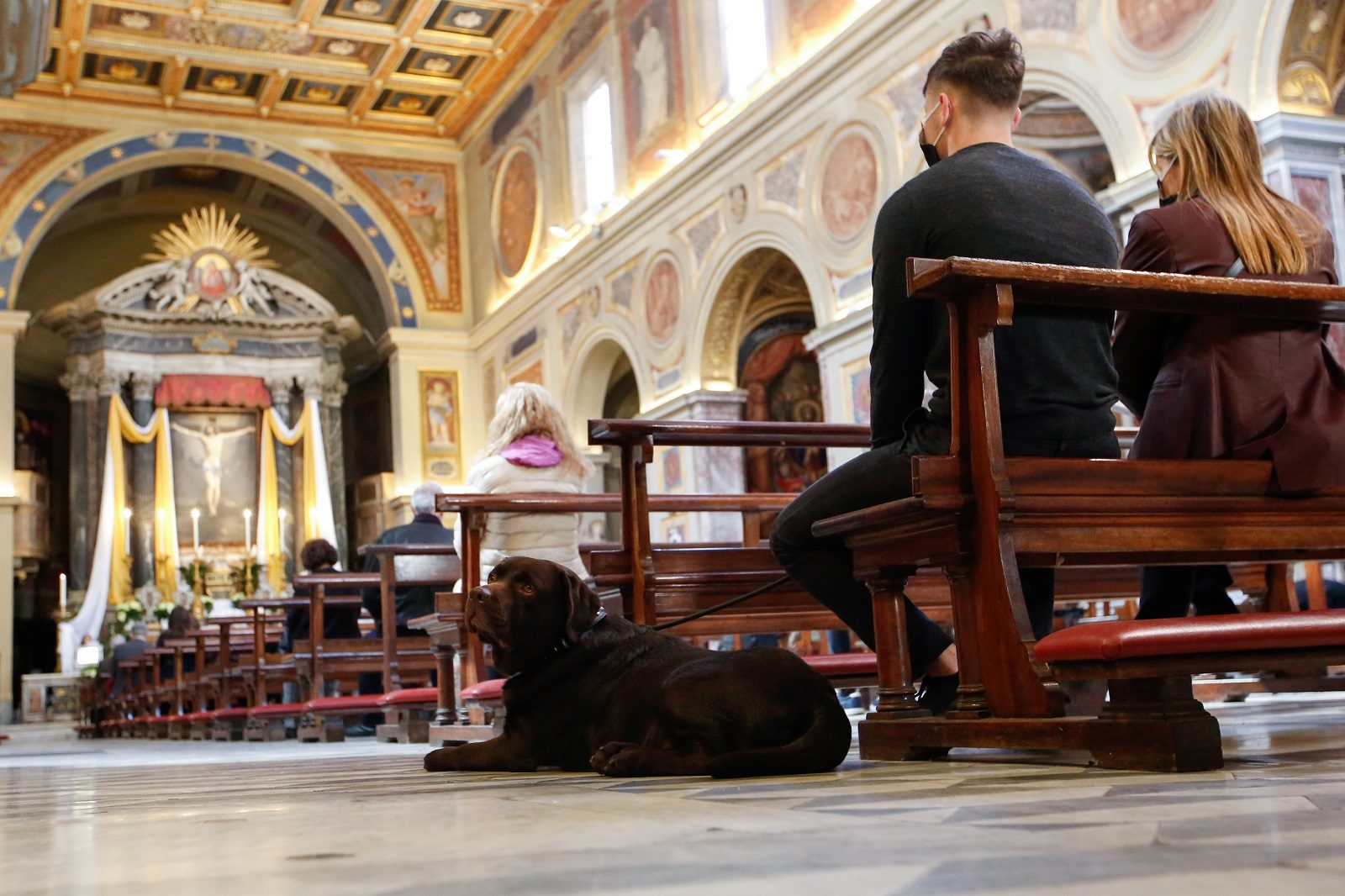 كاهن إيطالي