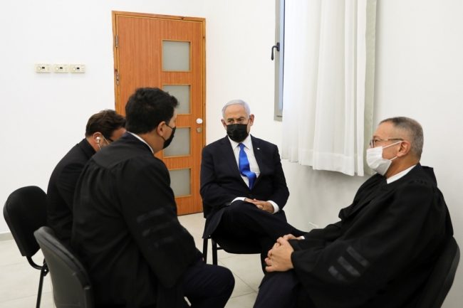 إسرائيل أمام أزمة دستورية خطيرة.. انقلاب نتنياهو القضائي بدأ بتغيير وزاري يحمل مخالفة قانونية صارخة