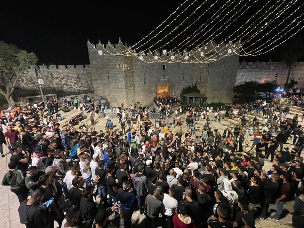 القوات الإسرائيلية أغلقت منطقة "باب العامود" أمام الفلسطينيين منذ بداية شهر رمضان