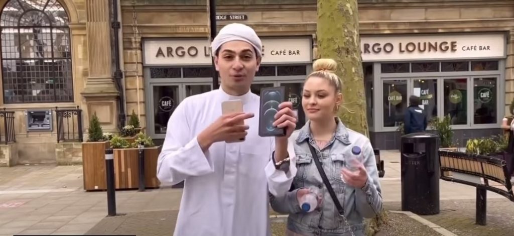 "اكسر صيامك واربح آيفون".. من هو الشاب الذي أثار جدلاً بتحدي الإفطار في نهار رمضان؟