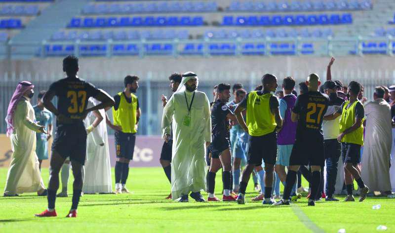 الاتحاد الكويتي يحرم الشيخ فهد طلال الفهد من دخول الملاعب لعامين ويغرّمه مالياً