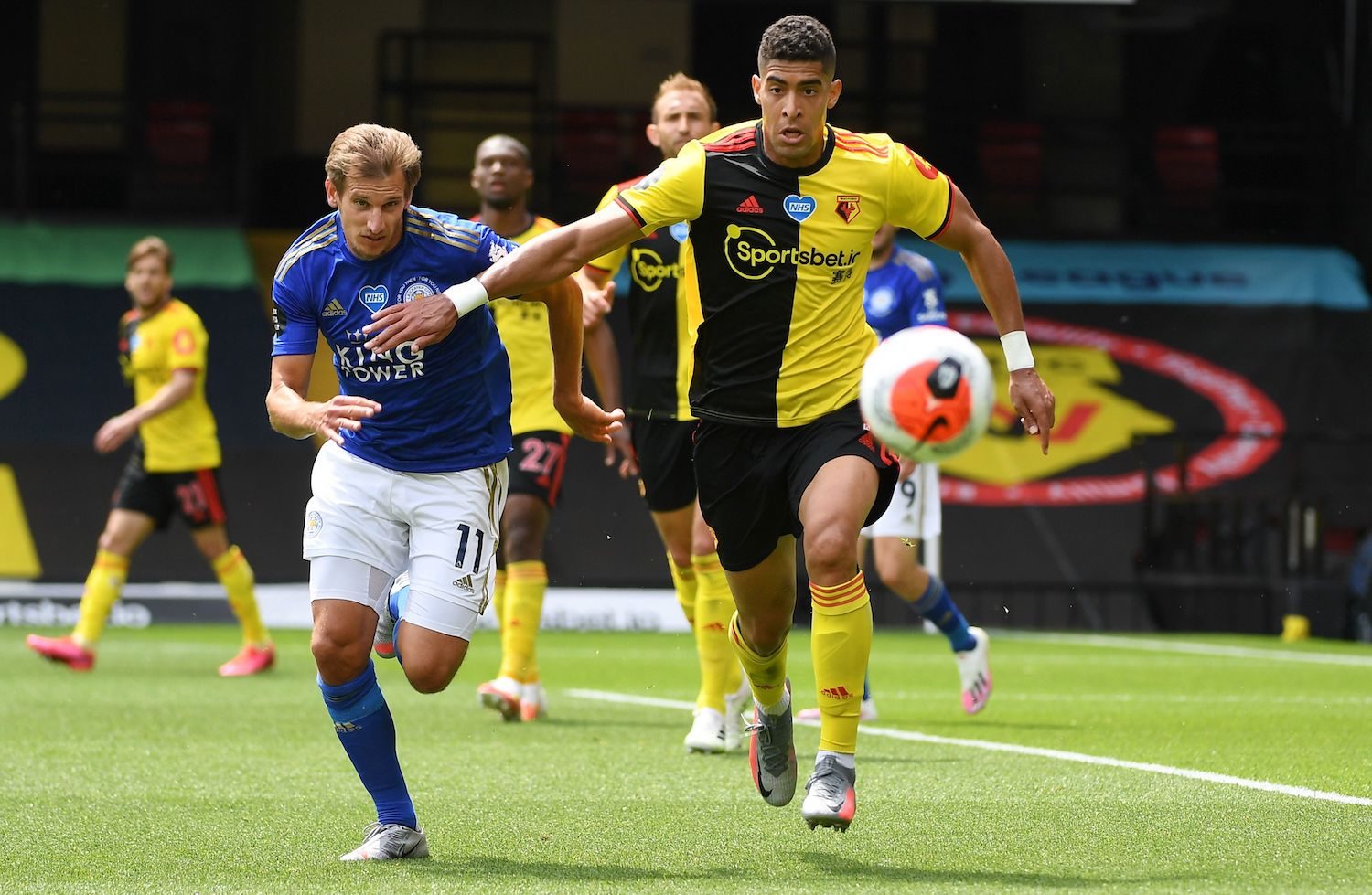 توفيت والدته مبكراً وأبوه مدمن للكحول، وتم تبنيه من أسرة إيطالية.. كيف اقتنع آدم ماسينا بأنه مغربي؟