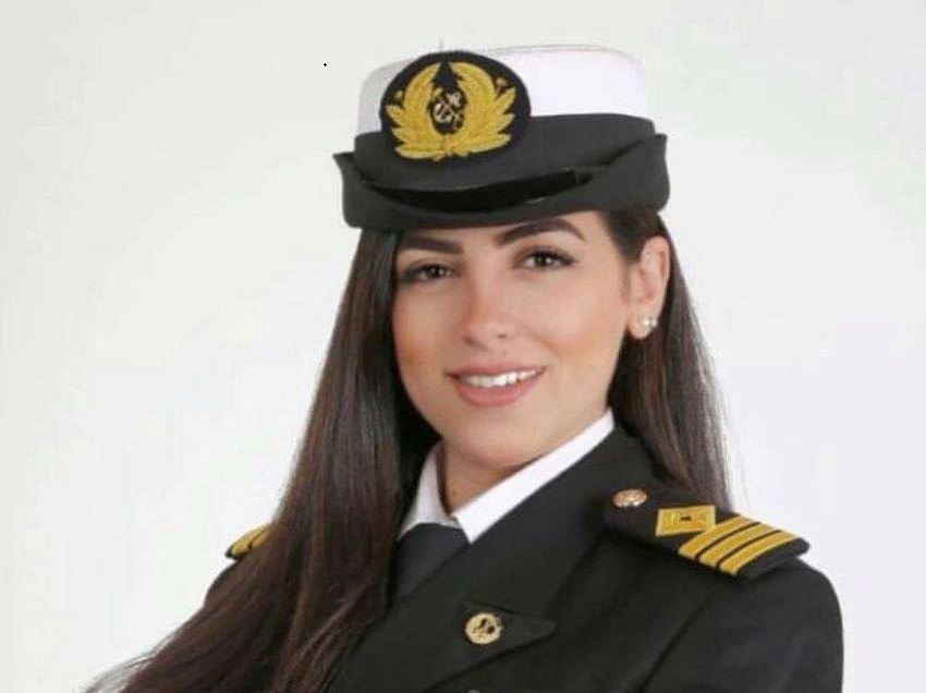 القبطانة المصرية الشابة مروة السلحدار