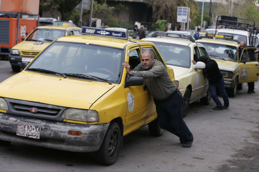 أزمة الوقود بمناطق الأسد