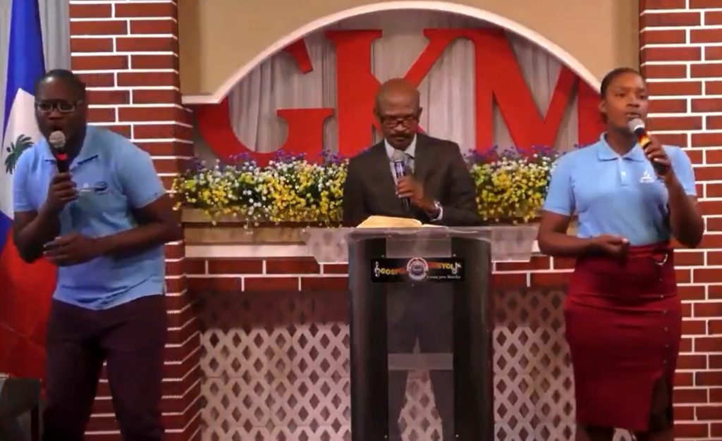 خطف على الهواء لقس