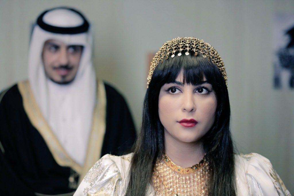 تويتر/ زارا البلوشي وطلاقها مقابل سيارة مرسيدس