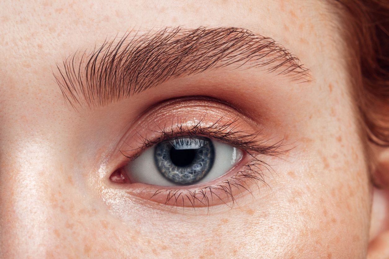 iStock/  عيون متلألئة
