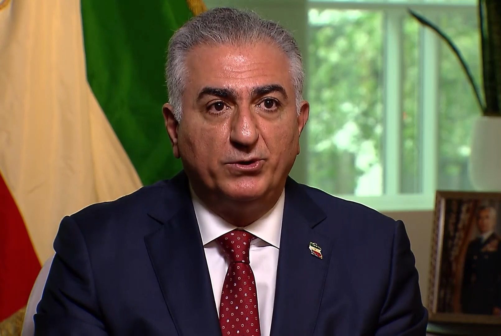 نجل آخر شاه لإيران، المعارض المنفي رضا بهلوي