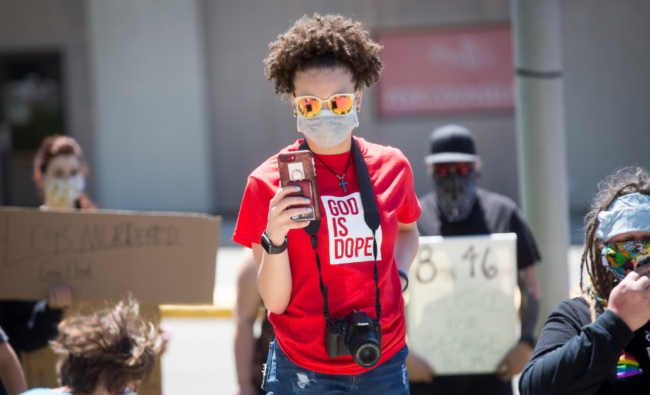 الإلحاد يتفشى بسرعة فائقة بأمريكا.. دراسة: نحو نصف الشباب لا يؤمنون أو لا يكترثون بوجود الله