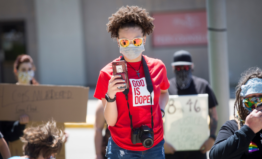 الإلحاد يتفشى بسرعة فائقة بأمريكا.. دراسة: نحو نصف الشباب لا يؤمنون أو لا يكترثون بوجود الله