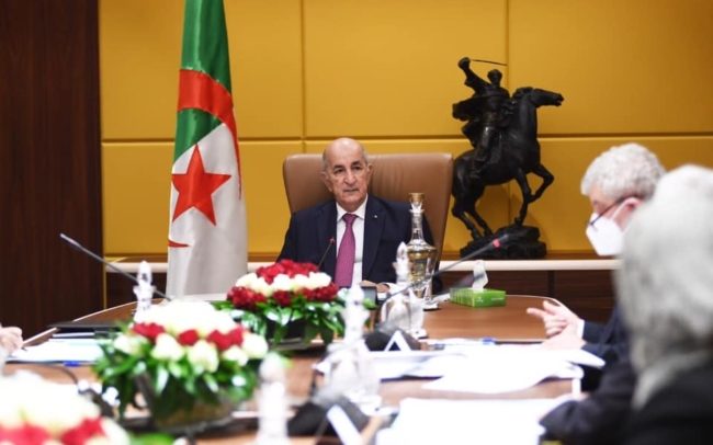 تبون يدعو إلى الحوار لتهدئة التوتر المتصاعد بالجزائر.. عناصر من الحماية المدنية يحتجون ضد السلطات