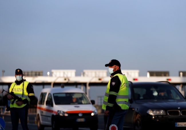 قراصنة يخترقون مواقع التطعيم في إيطاليا ويعطلون حملة لتلقيح الآلاف بالعاصمة.. روما تفتح تحقيقاً