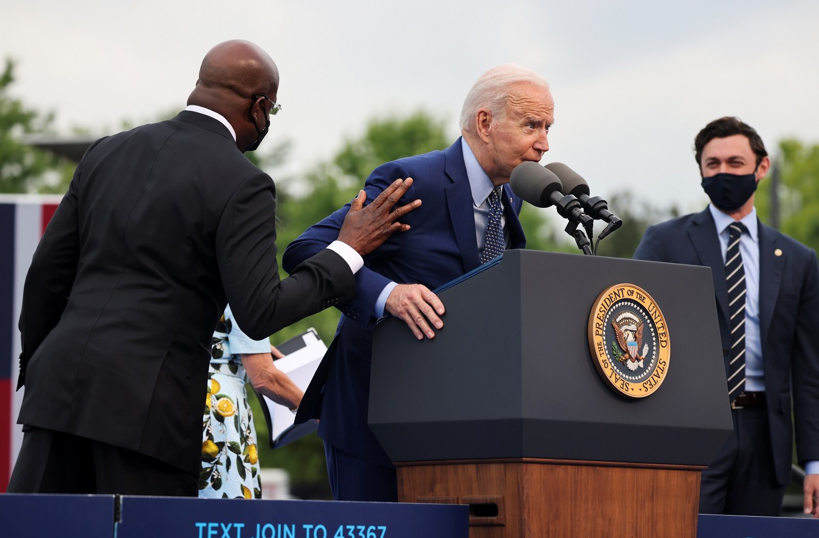 بايدن كمامة