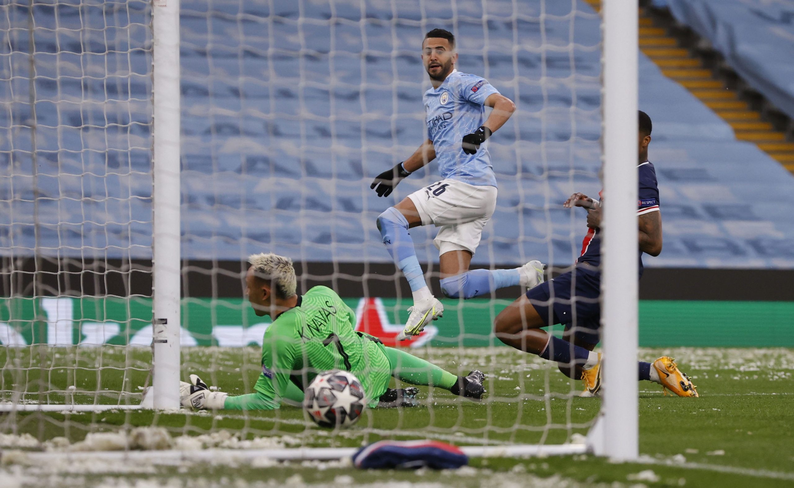 رياض محرز قاد مانشستر سيتي إلى نهائي دوري أبطال أوروبا (رويترز)