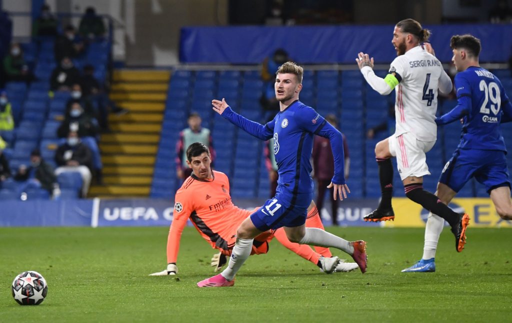 فيرنر مهاجم تشيلسي يسجل الهدف الأول (رويترز)