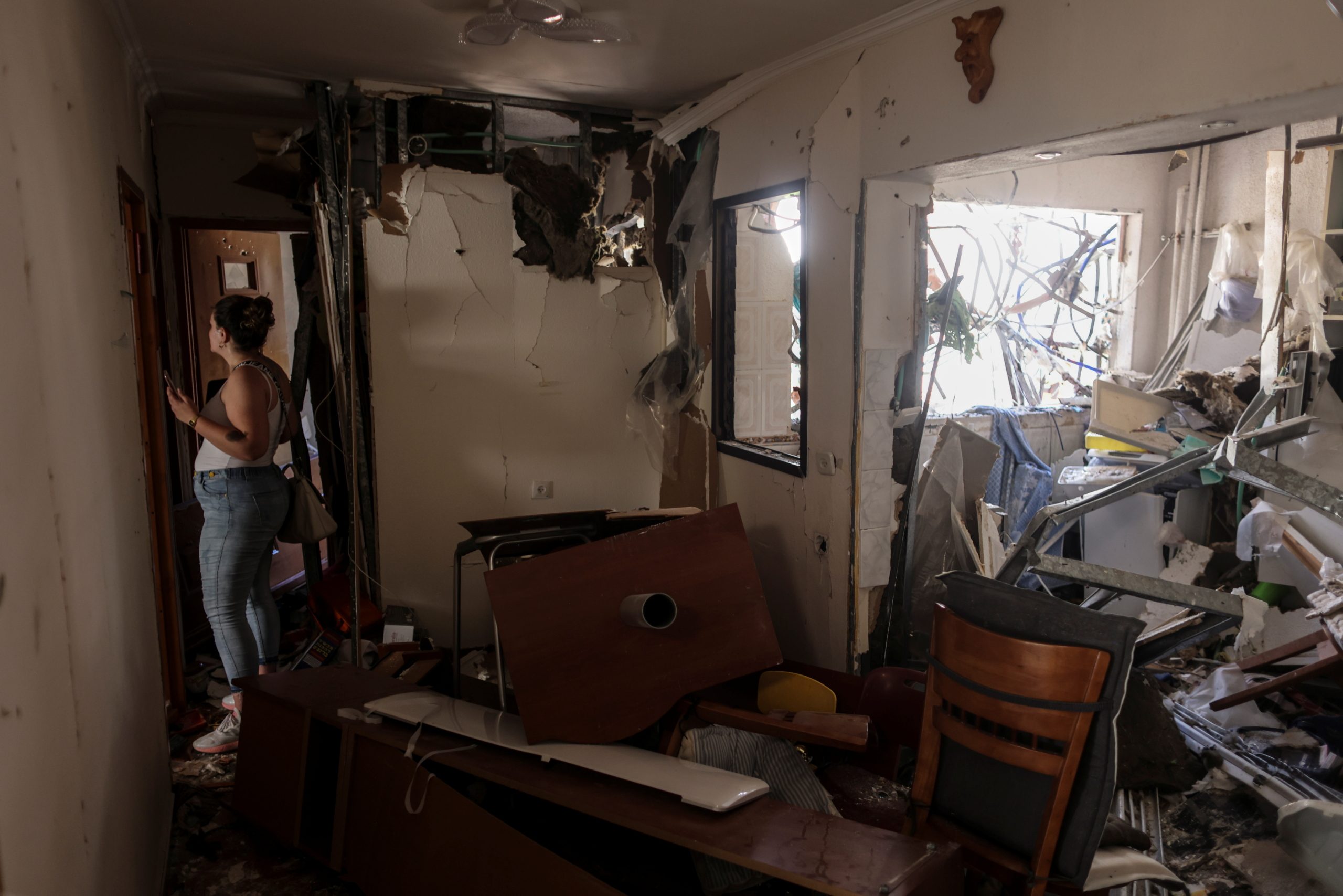 “القسام” تشن هجوماً صاروخياً كبيراً على إسرائيل.. حرائق ودمار بأسدود ووقوع جرحى