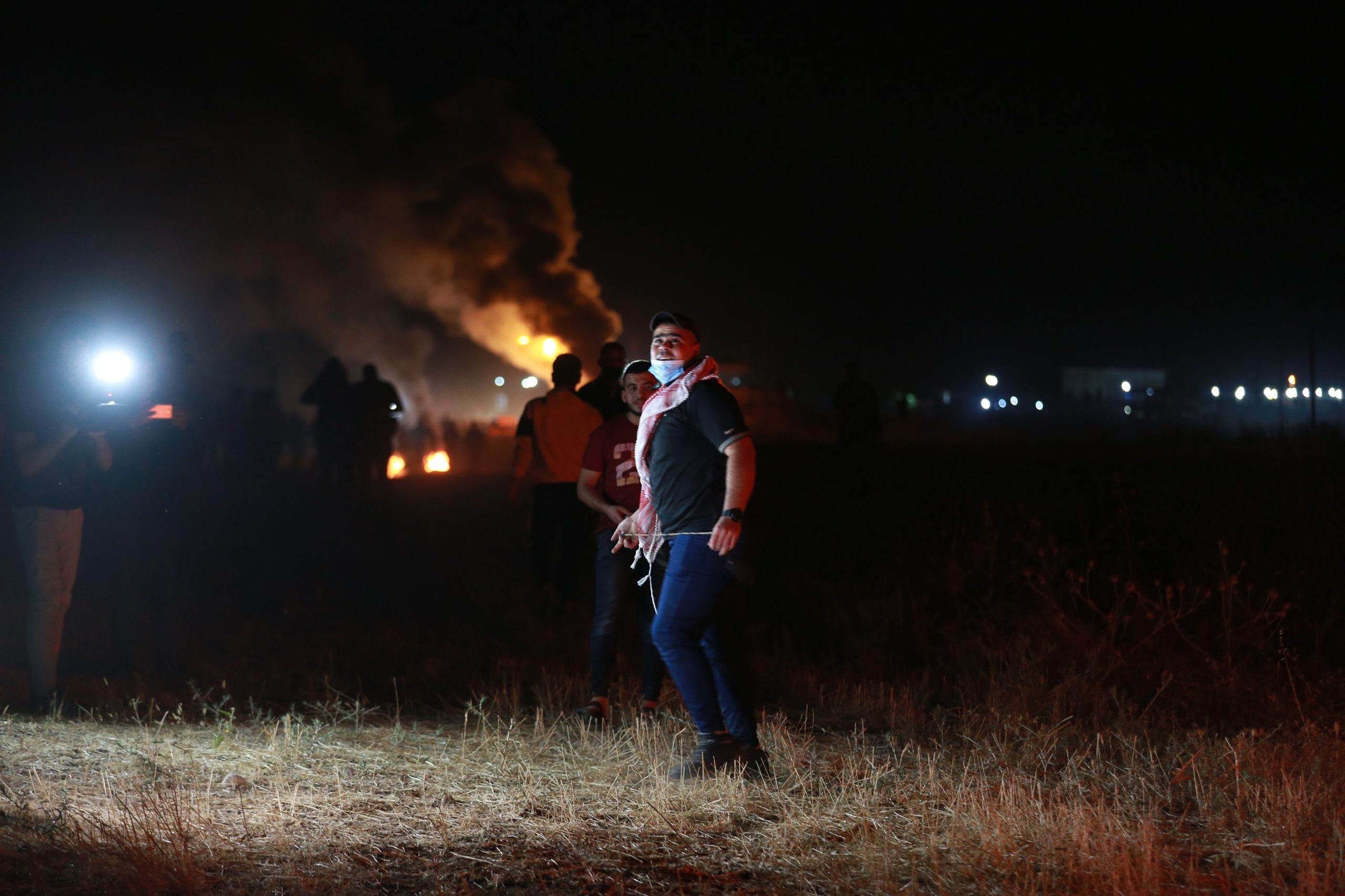 صافرات الإنذار تدوِّي قرب قطاع غزة.. القبة الحديدية الإسرائيلية اعترضت صاروخين وتل أبيب تتأهّب