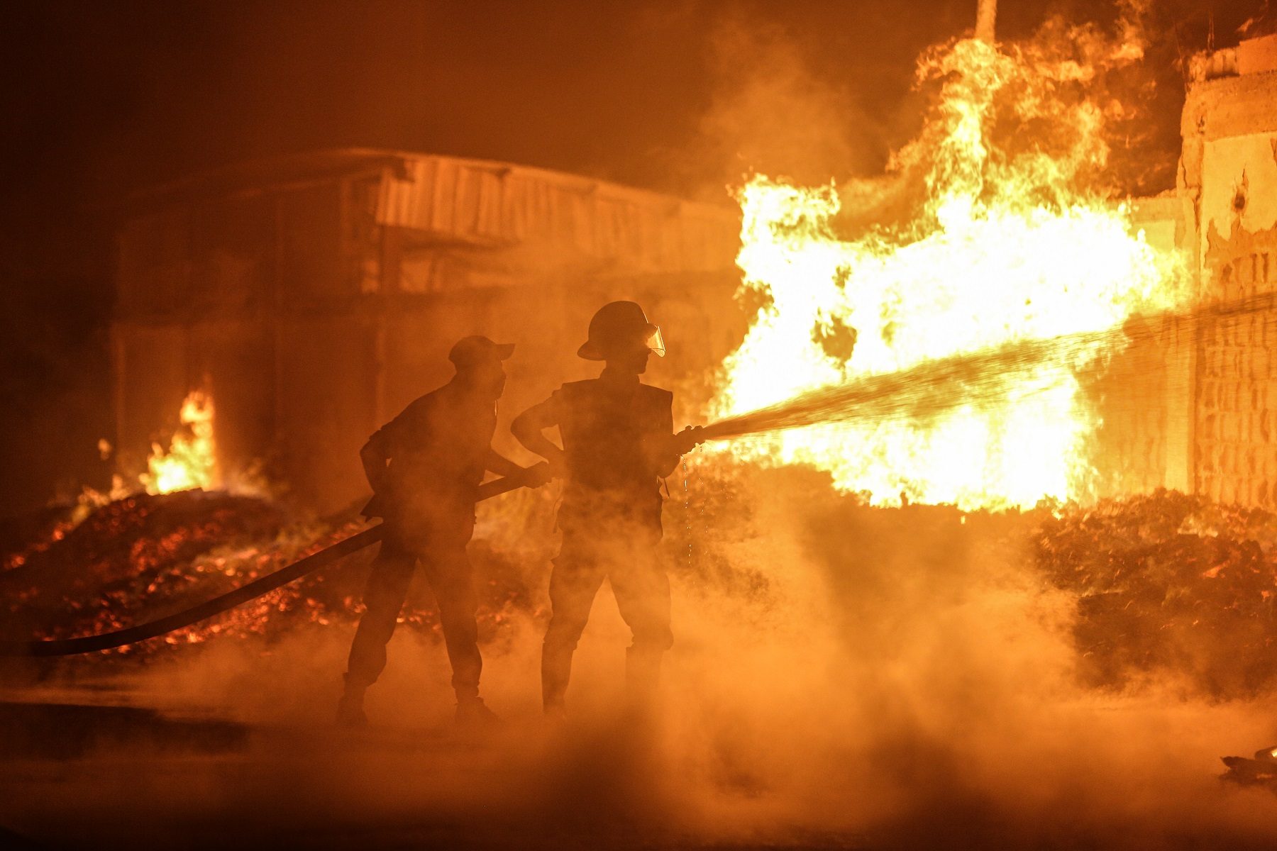 الاتفاق على وقف لإطلاق النار في غزة.. مصر ترسل وفدين لتثبيته، وحماس: الاحتلال رضخ للمقاومة