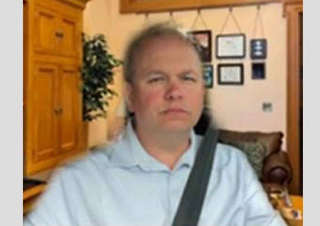 سيناتور يقع بورطة