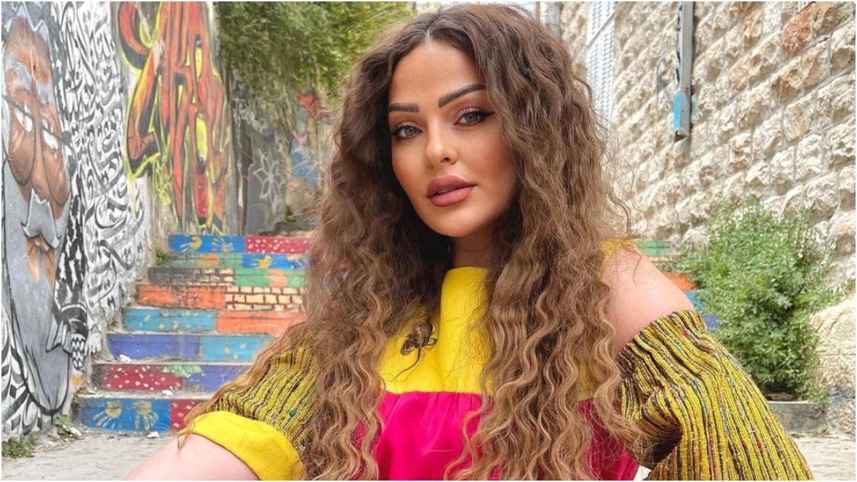 زين كرزون تبكي خسارة مئات الآلاف من متابعيها بعد مهاجمتها “المتباكين على فلسطين”