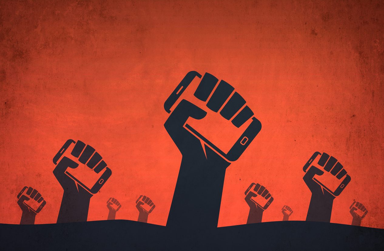 كتاب تشريح الثورة لـ”كرين برينتن”.. هل تصنع الثورات حتماً التغيير الجذري؟