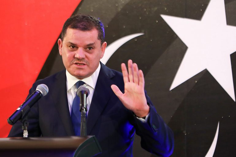 “الفرصة الأخيرة للدبيبة”.. عقيلة صالح يساوم رئيس الحكومة على منصب وزير الدفاع لتمرير الميزانية