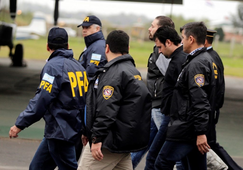 الإنتربول شبكات إجرامية الاتجار بالبشر