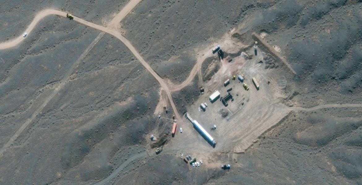 يحظى بأهمية عالية وغموض كبير.. ما الهدف الحقيقي وراء الهجوم على مبنى للطاقة النووية في إيران؟