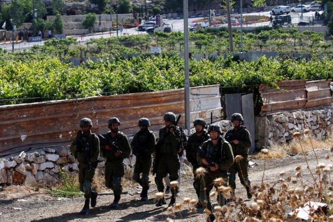 “الكنيست” يضع الفلسطينيين بيد جيش الاحتلال الإسرائيلي! وافق على قانون يتيح له قمع الأسرى والاحتجاجات