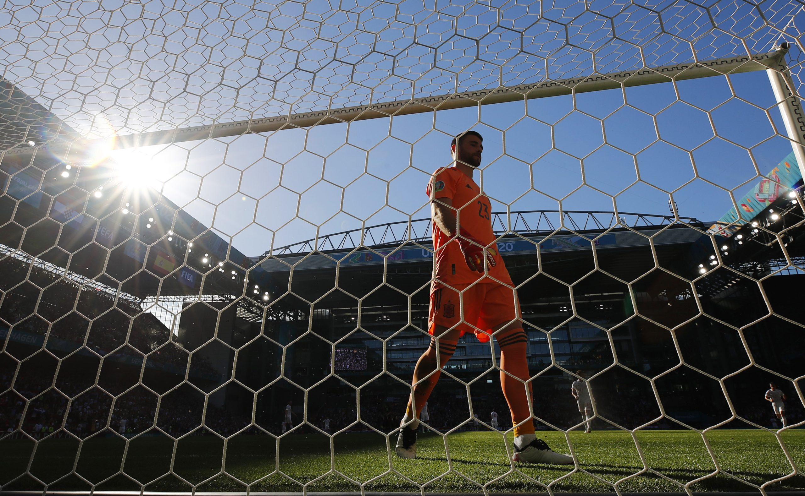 بالفيديو: هفوة قاتلة لحارس إسبانيا تتسبب بهدف “كوميدي” لكرواتيا في “يورو 2020”