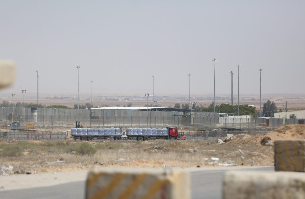 معبر كرم أبو سالم هو المعبر التجاري الوحيد لغزة