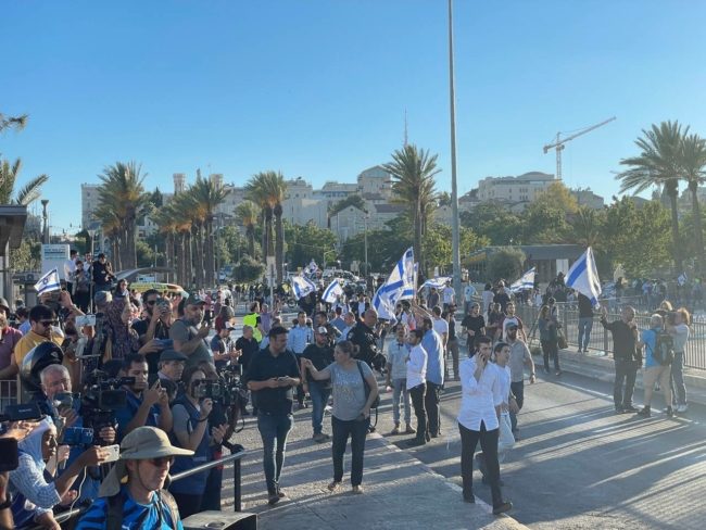 مسيرة أعلام منكّسة.. هل نفذ المستوطنون ما يريدونه هذه المرة؟