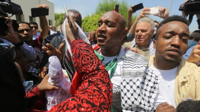 أقدم أسير أردني خارج سجون الاحتلال بعد 21 عاماً.. وعمان تعلن عن إطلاق سراح سجينين آخرين