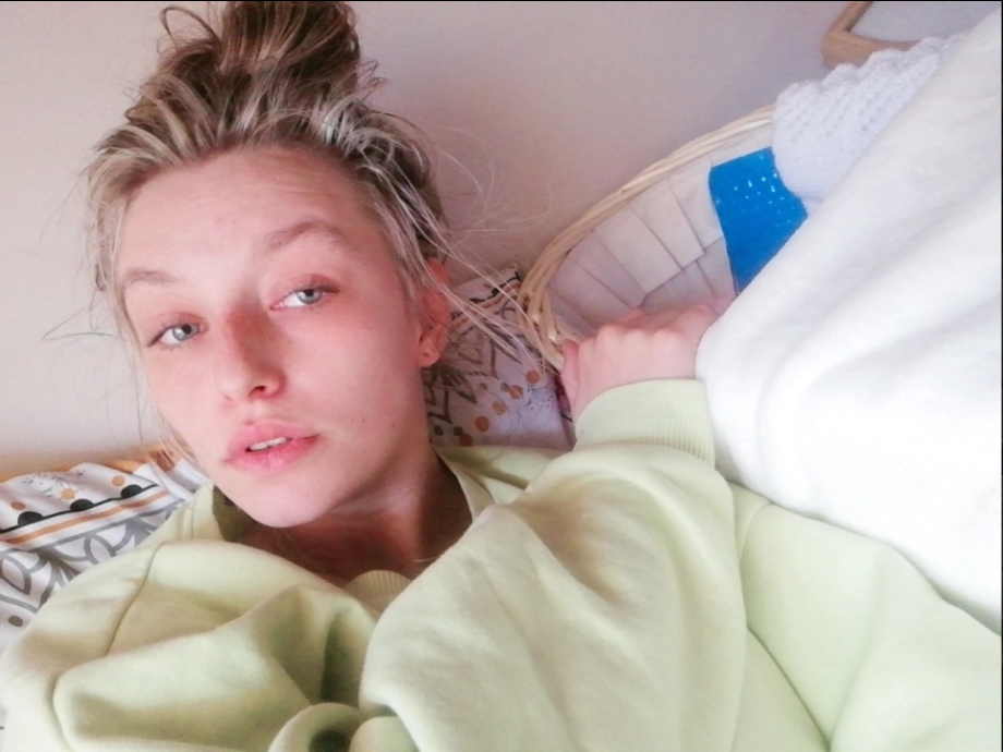 الأم البريطانية كانت تتجول مع رضيعتها الميتة حول المنزل