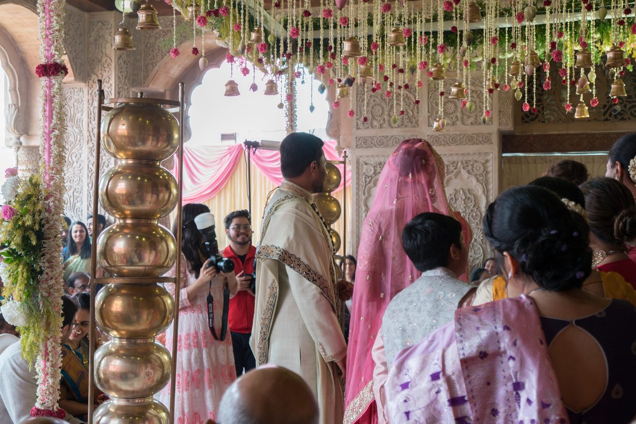 الهند هندي يخفي حبيبته لـ 10 سنوات